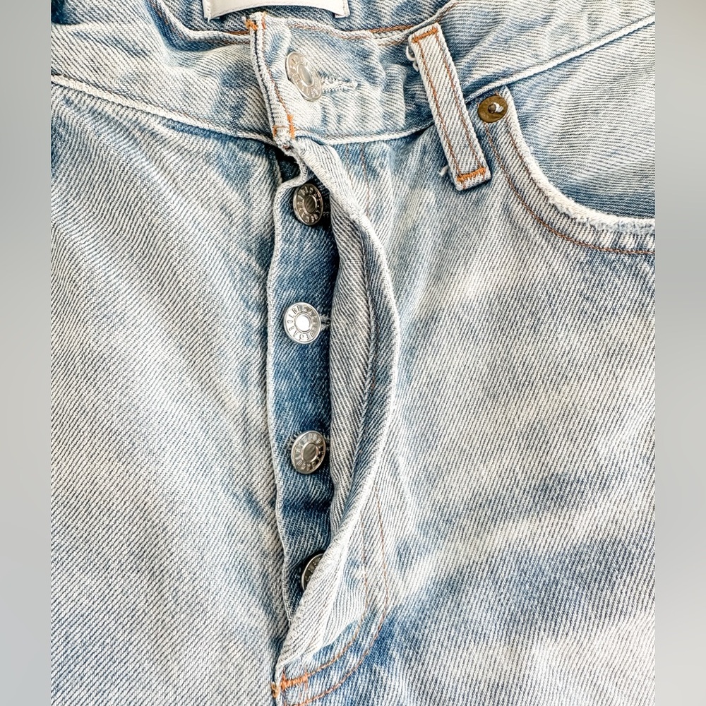 AGOLDE Parker Vintage Cutoff Denim Shorts Light Wash Distress Women’s - Size 32 - Picture 8 of 13